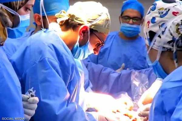 عملية جراحية لجنين قبل ولادته