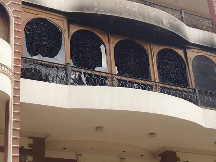 صور لمنزل إيهاب توفيق بعد الحريق