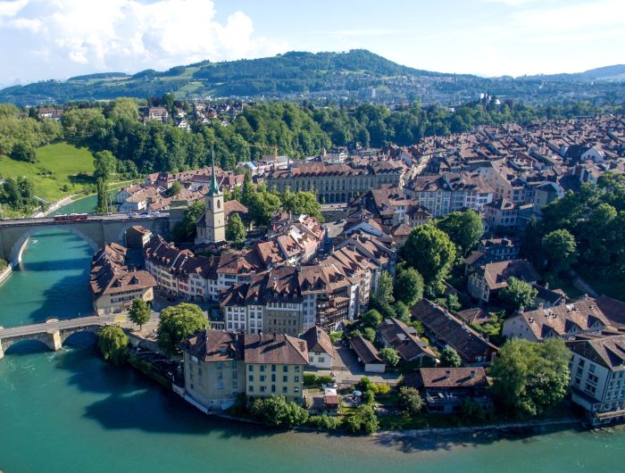 اكبر مدينة من حيث السكان في سويسرا