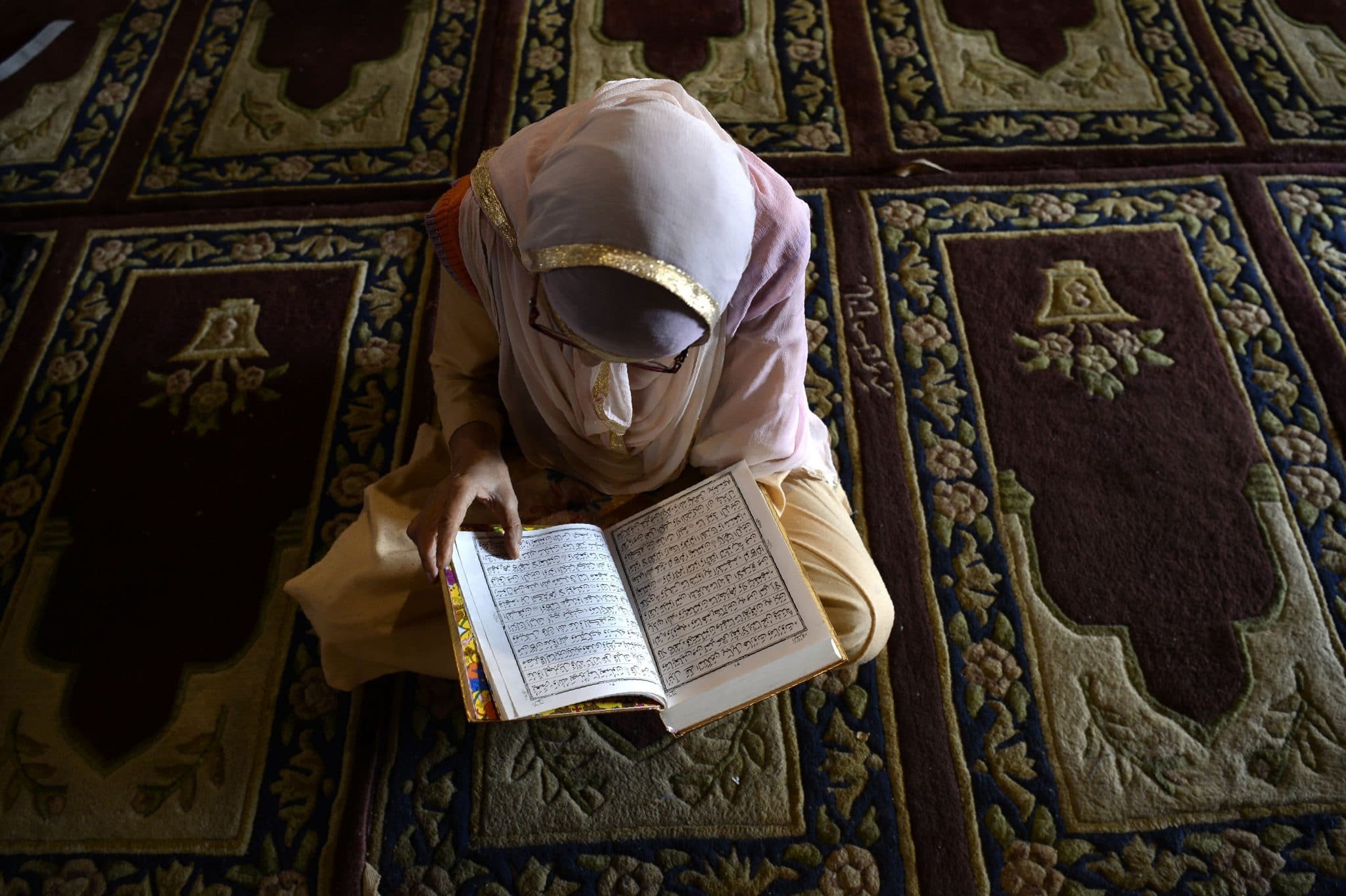 قراءة القرآن بدون حجاب